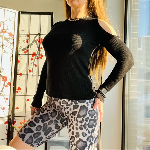 rag & bone Cut Out Cold Shoulder Crew Fitted Black Sweater Long Sleeves Stretchy - Picture 13 of 16